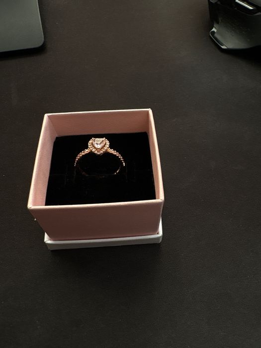 Pandora elevated pink heart rose gold ring