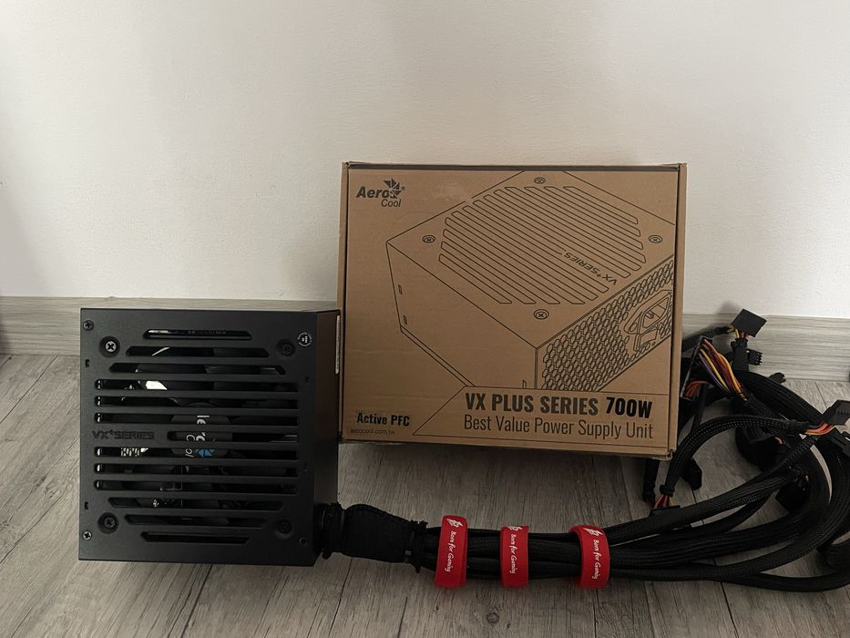 Vând Sursă AeroCool VX Plus 700W