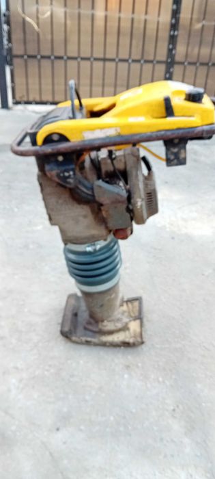Vand burghiu si compactor