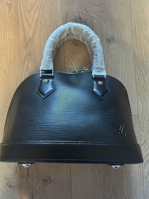 Чисто нова маркова дамска чанта Louis Vuitton