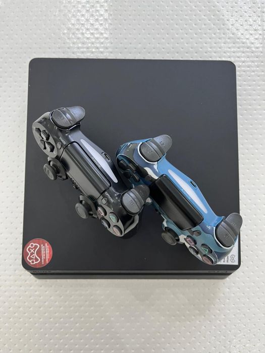 Play station 4 slim