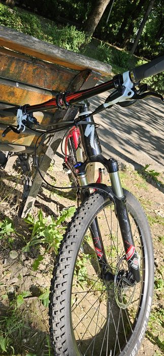 Bicicleta carbon specialized stup jumper