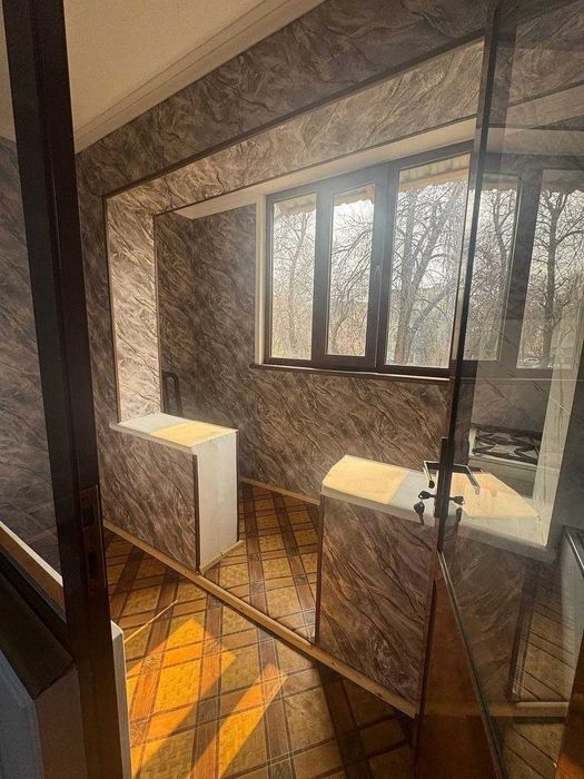 Срочно ШИРОТКАДА  2 каватда 2 хонали 3 хонага мосланган