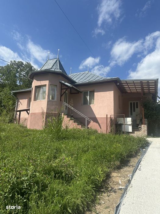 Telega - casa - teren 13000 mp/8000mp pădure - 170000 Euro