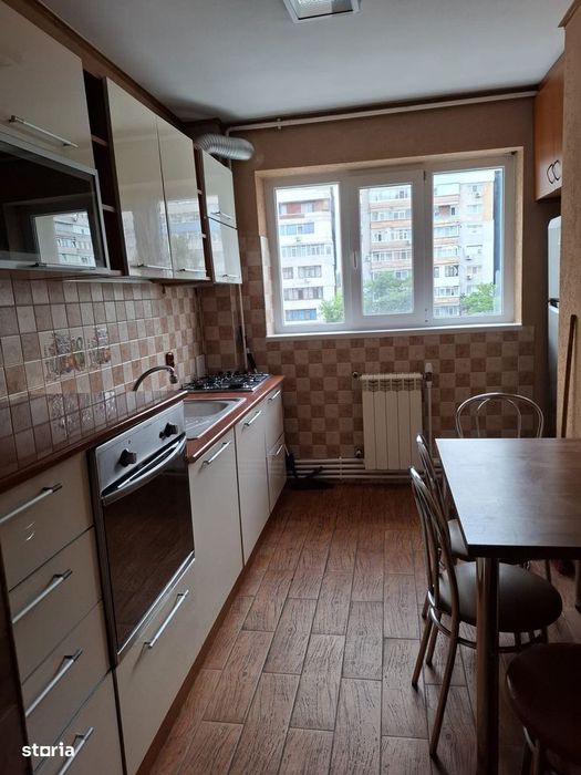Inchiriez apartament