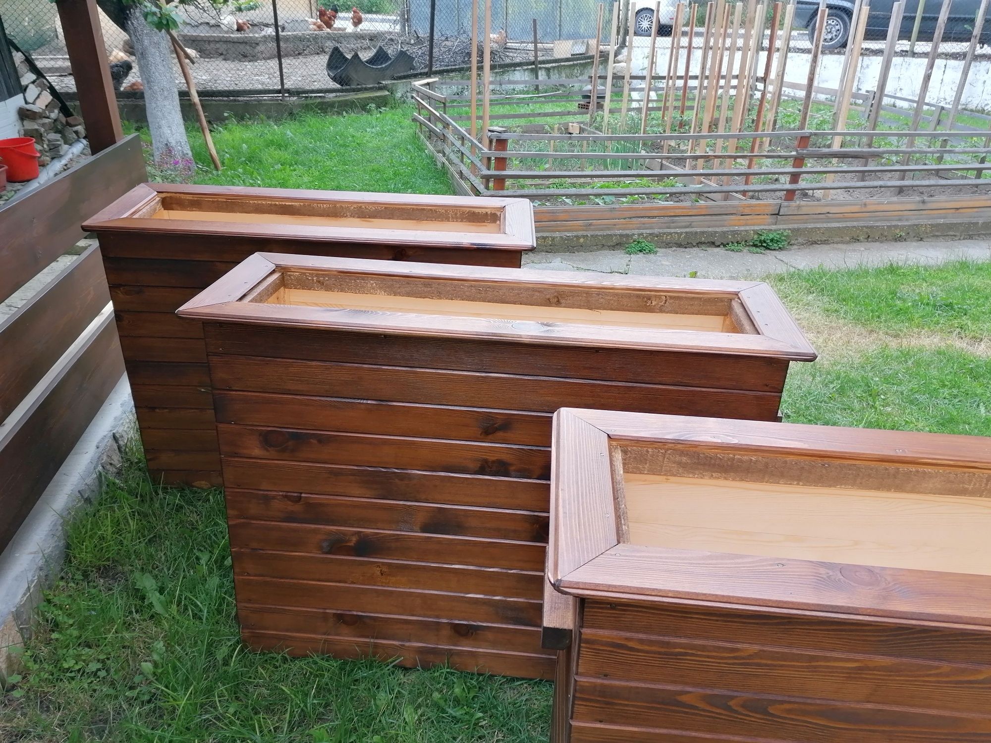 Дървени високи саксии гр. Ракитово • OLX.bg