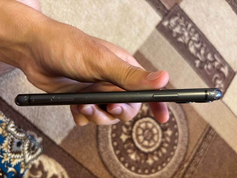 Продам Aiphone 11 64gb