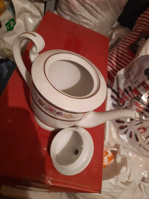 Красив старинен чайник японски порцелан в идеално съсътояние