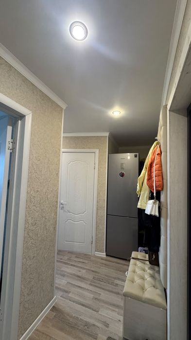 Продам 2х ком квартиру 3/5 не угловая.