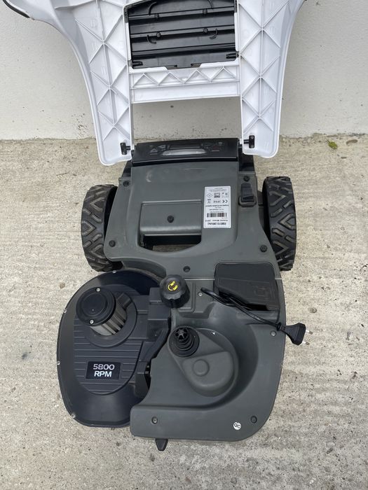 Robot tuns iarba Robomow RM510