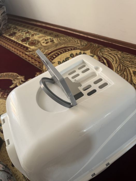 Продам закрытый туалет для кошек