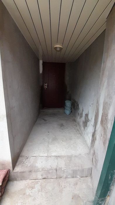 Чорсу Фаробий кўчада 2 хоналик уй