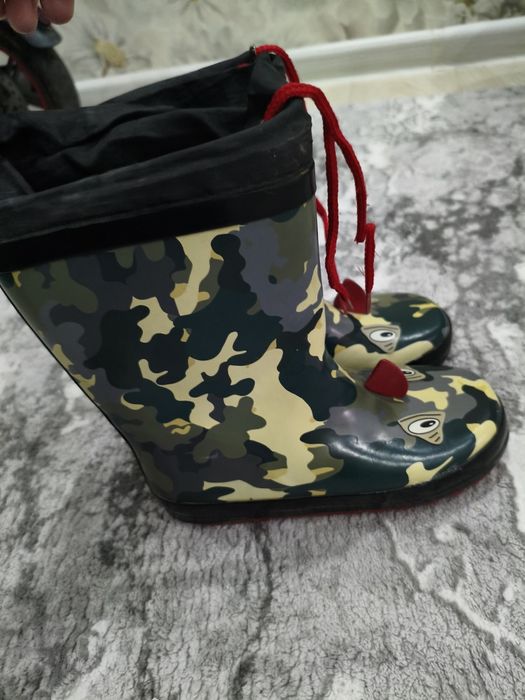 Резиновые утеплённые сапожки