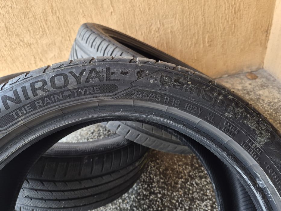 245/45 R19 Летни Vredestein