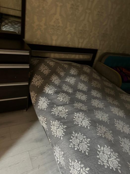 Продам спальный гарнитур