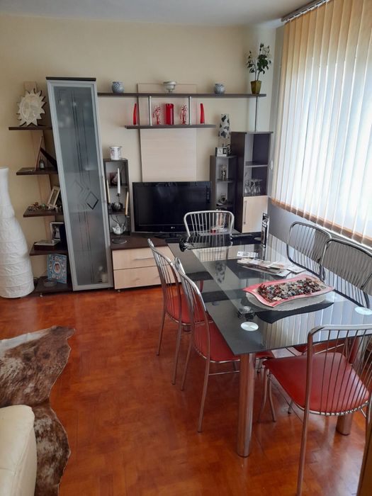 Vand apartament 2 camere complet mobilat