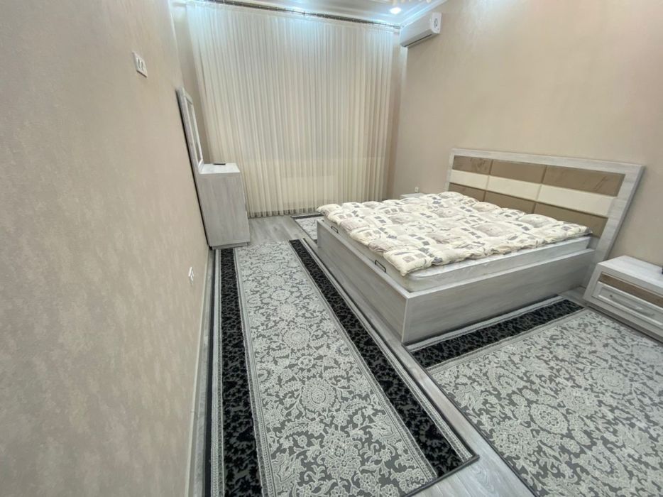 4х комнатная квартира на аренду.