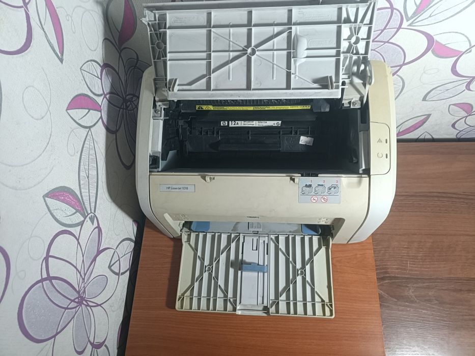Принтер HP laser jet 1018