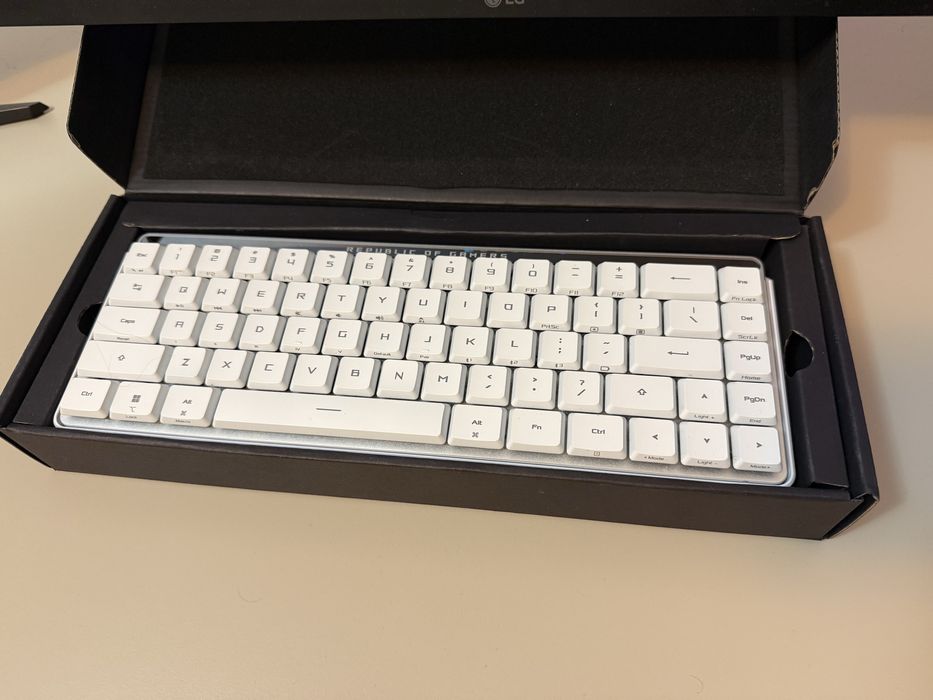 Tastatura wireless ASUS ROG Falchion RX Low Profile