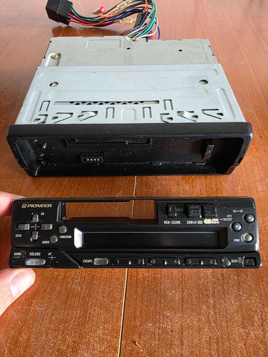 Pioneer KEH-2520R casetofon auto vintage radio cassette player