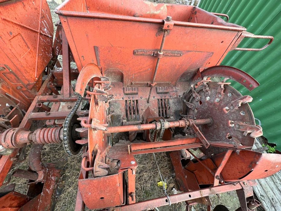 Картофельная сеялка