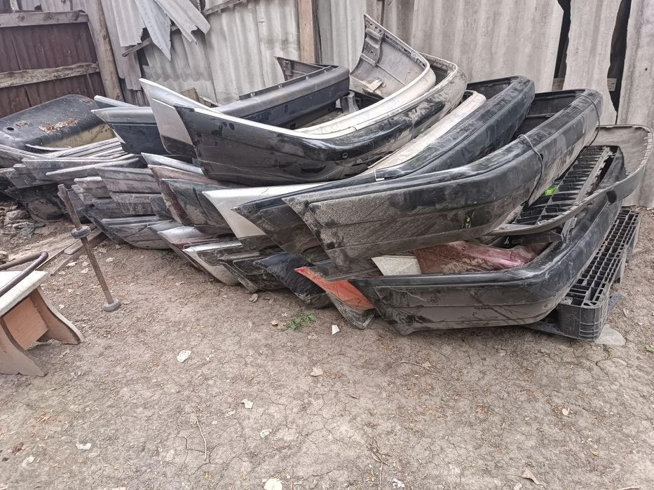 Бампер бамперы  Ауди 100 С4 С5 А6 Хонда СРВ Мазда Мерседес Лансер