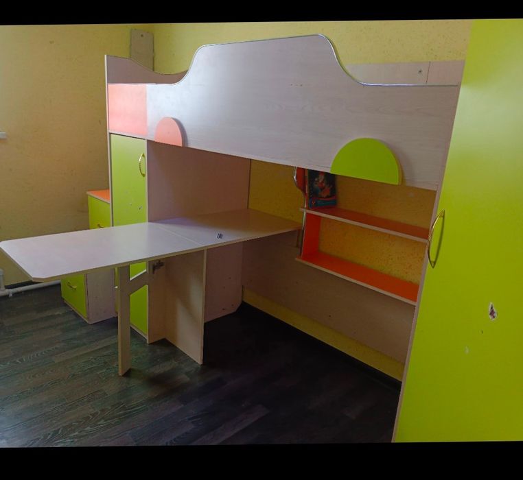 Шкаф+кровать+стол в детскую