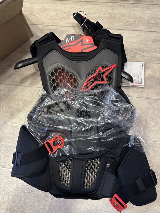 Панцирь alpine stars enduro новый A-6