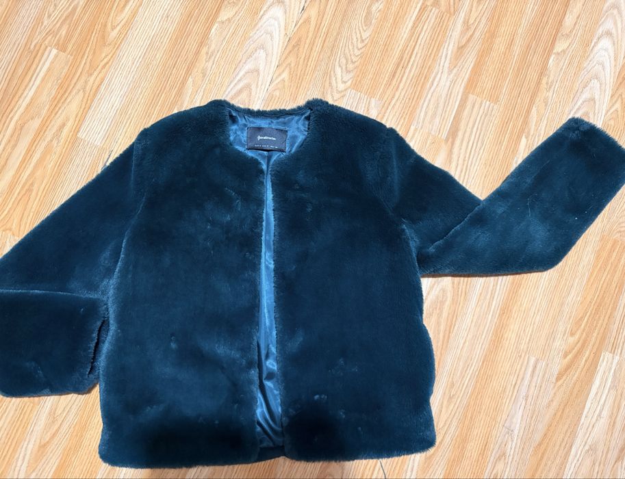 Стилно пухено палто Stradivarius