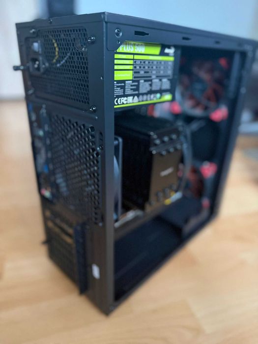 PC Gaming CPU Ryzen 7 3800XT GPU RX 6600XT