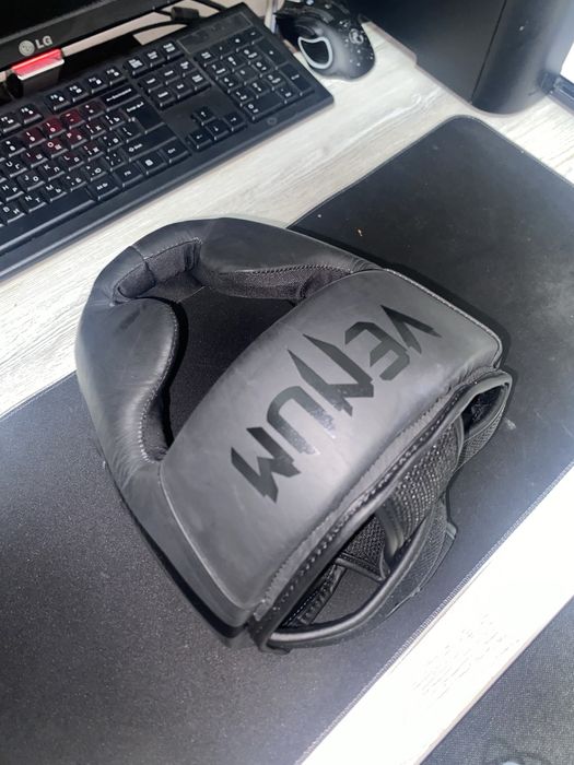 Шлем боксерский, в отличном состоянии.