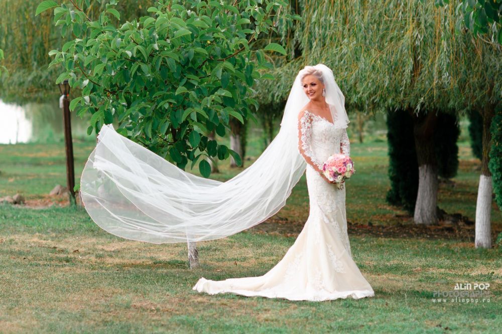 Vând/ Închiriez rochie de mireasă Pronovias