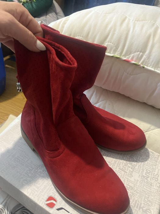 Велурени ботушки,като нови