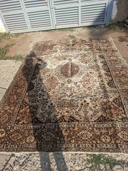 Продавам персийски килим