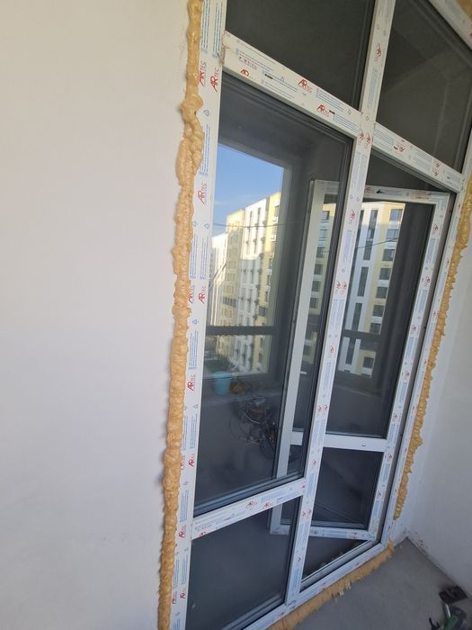 Продам окно на балкон