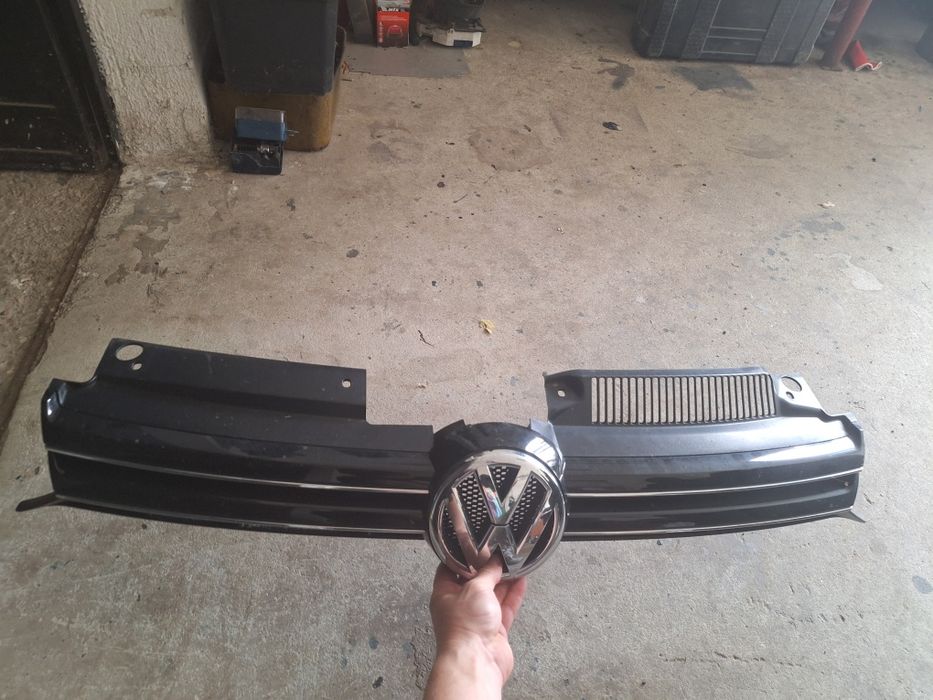 Предна решетка за Голф или Поло
