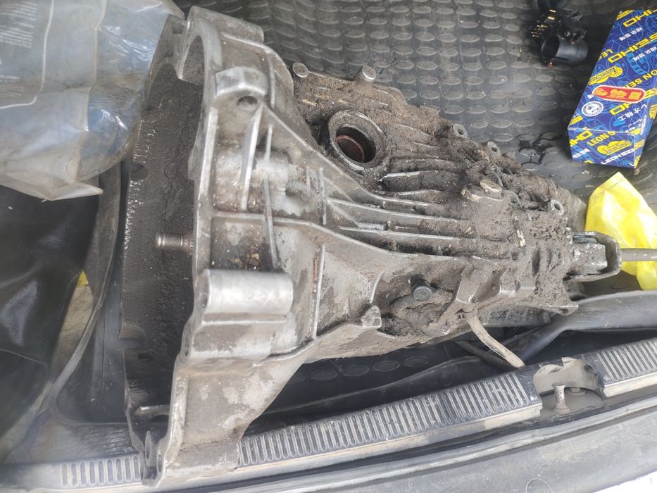 Audi 80 коробка  продам.