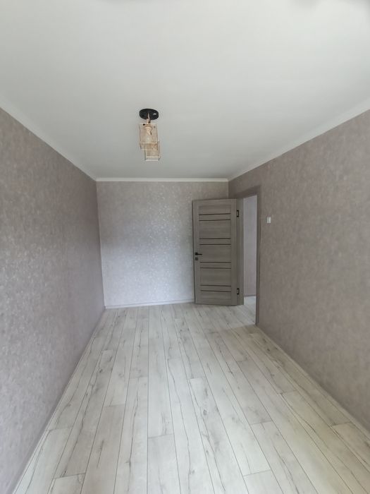 Срочно продам 2 комн кв, нов план, центр