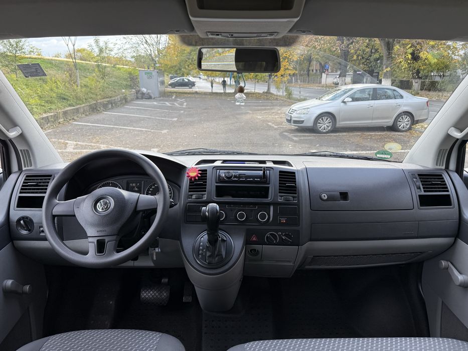 VW Transporter T5 2.0 Tdi 140 Cp Dsg cu 8+1 Locuri