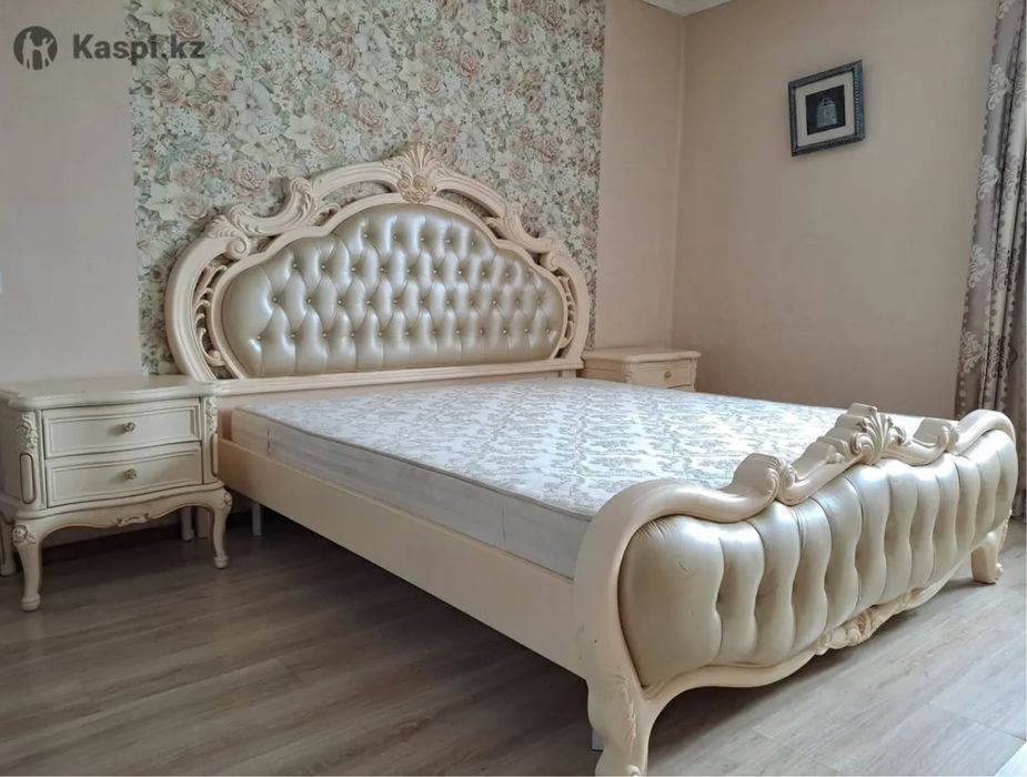 Продам спальный гарнитур