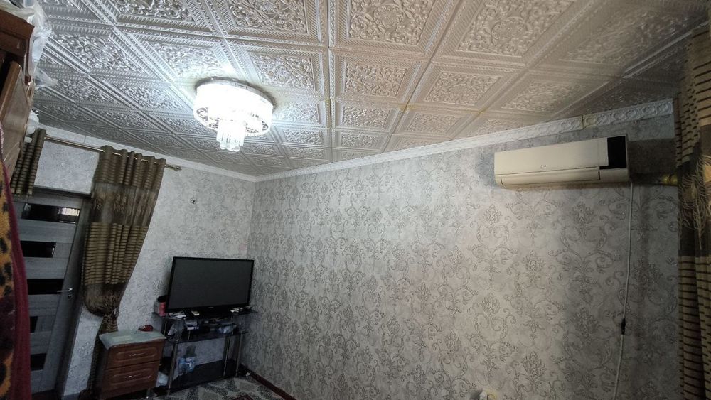 Kavkazlik erkak yashirin kamerada sikishadi.