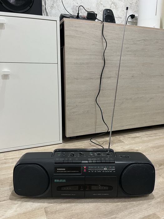 Магнитофон samsung. Кассетный