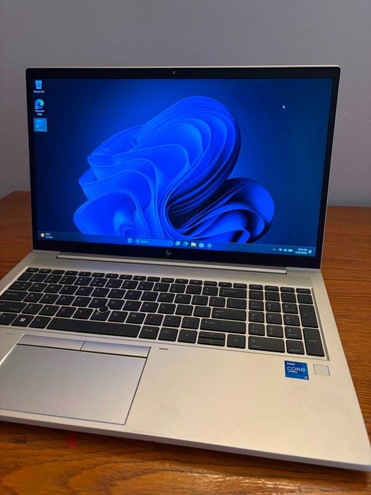 Laptop HP EliteBook 850 G8 cu procesor Intel Core i7-1165G7, 15.6", Full HD, 16GB, 256GB SSD, Intel Iris X Graphics, Windows 11 Pro