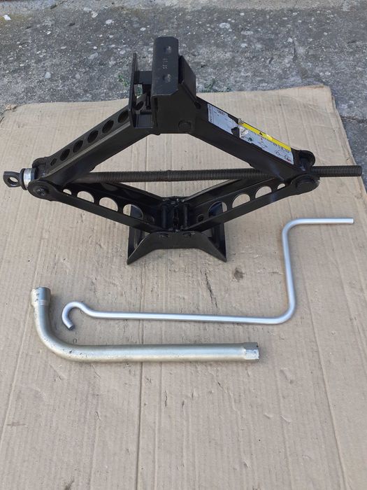 Cric,cheie de roti AUDI Q3