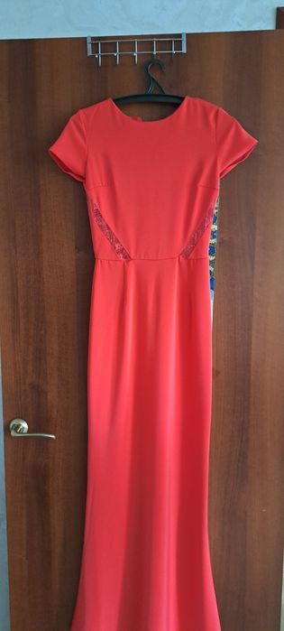 Продам вечерние платья