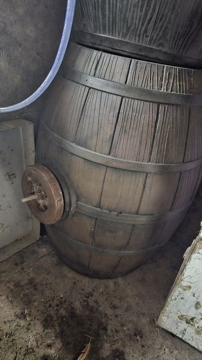 Butoaie pentru vin din plastic alimentar