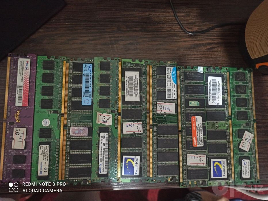 Продаются оперативки DDR2 срочно!!!