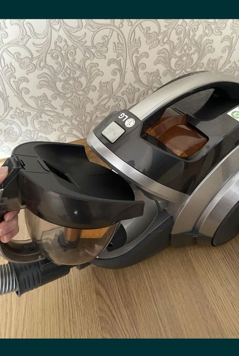 Пылесос LG Compressor Turbo щётка