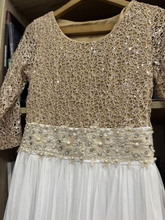 Нарядное красивое платье