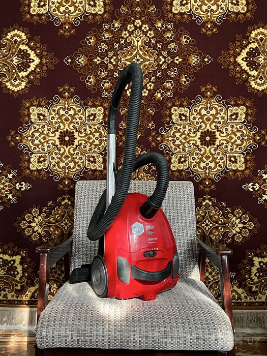 Пылесос Artel VCB0316RED